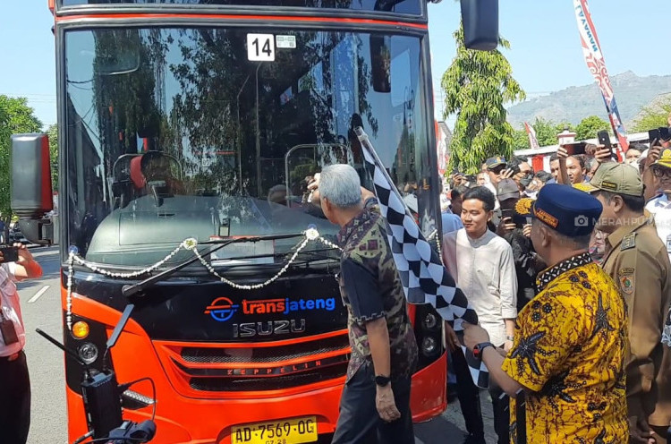 Ganjar Luncurkan Trans Jateng Solo Sukoharjo Wonogiri Gratis Sepekan