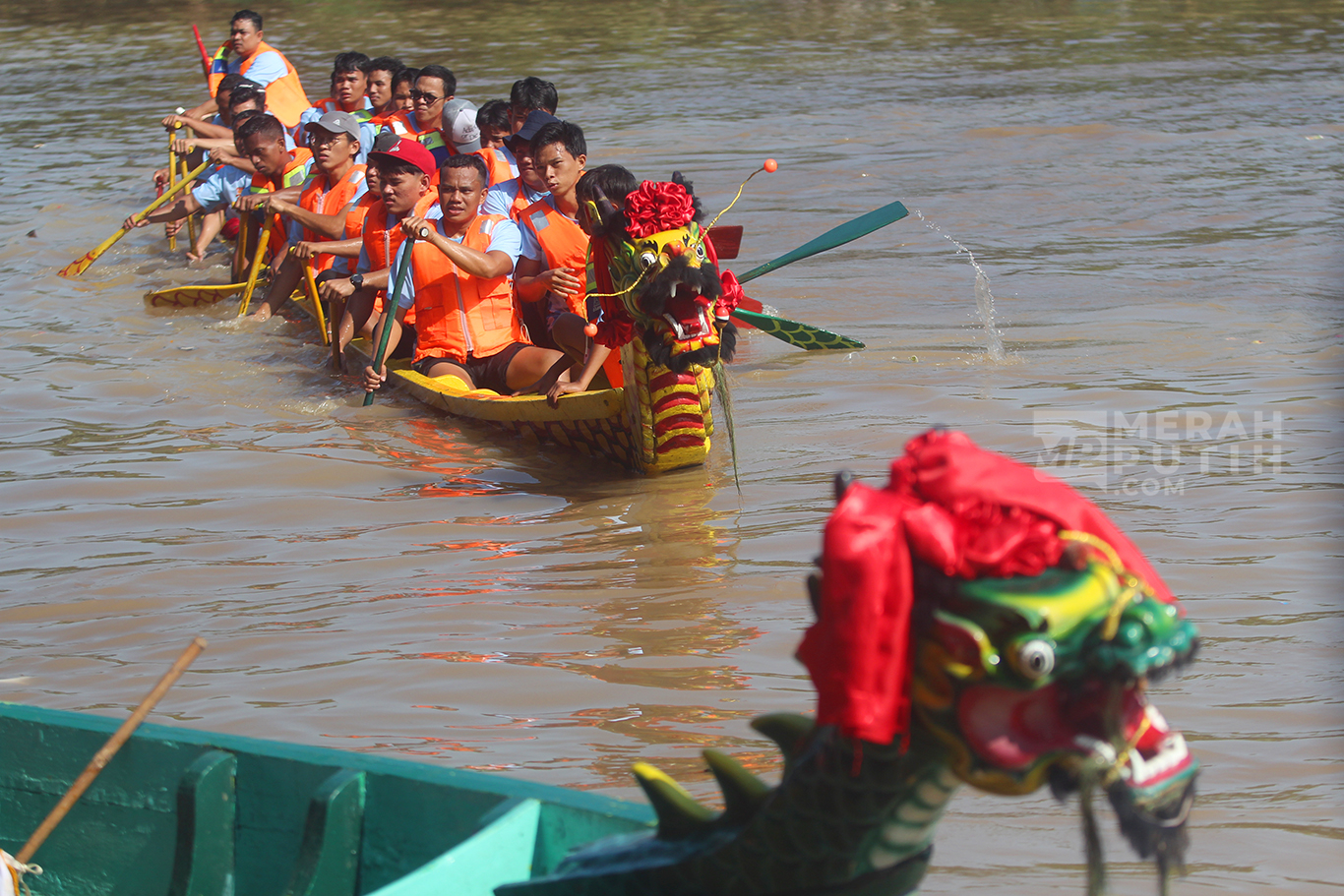 Keseruan Festival Perahu Naga Peh Cun 2024 Di Sungai Cisadane Kota