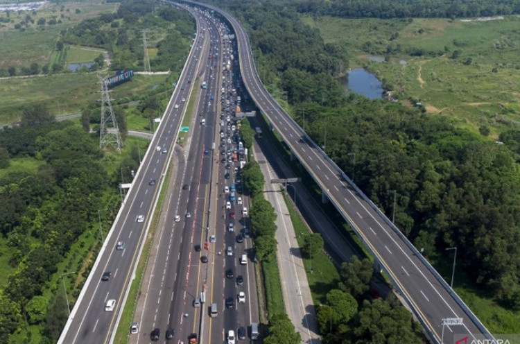 Sistem One Way Diterapkan Dari Jalan Tol Semarang Hingga Tol Japek