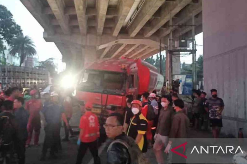 1 Korban Tewas Kecelakaan Truk Pertamina Di Cibubur Teridentifikasi