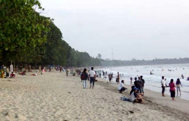 Pesona Pantai Carita di Ujung Barat Pulau Jawa MerahPutih