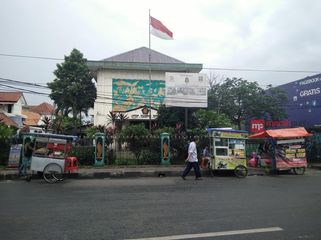 http://server8.merahpoetih.com/gallery/public/2016/02/18/Y7xP5THEqz1455774258.jpg