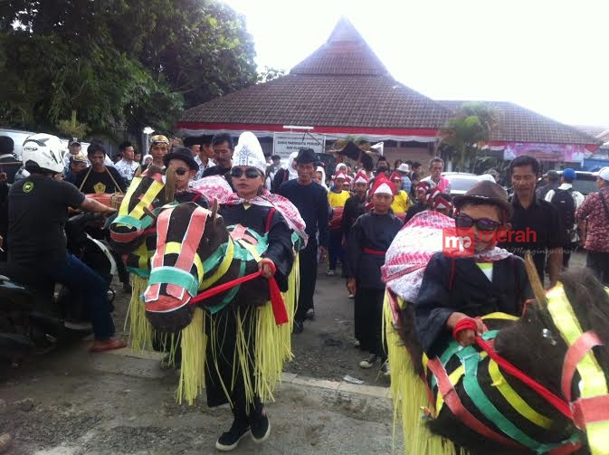 http://server8.merahpoetih.com/gallery/public/2016/04/01/kpMgL3426Y1459497604.jpg