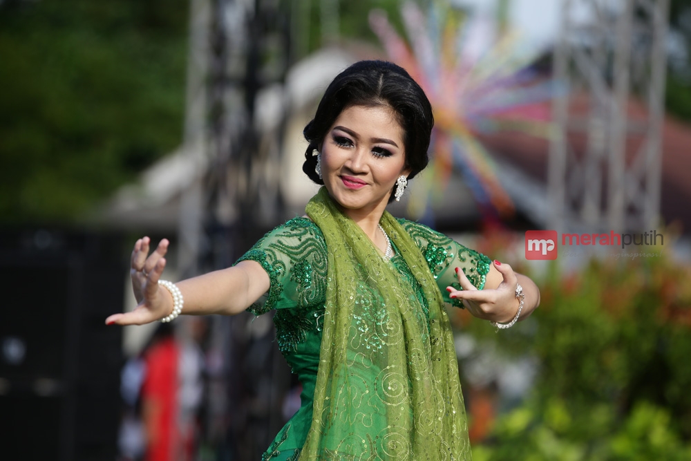 http://server2.merahpoetih.com/gallery/public/2016/04/22/45AxdezY3o1461334774.jpg