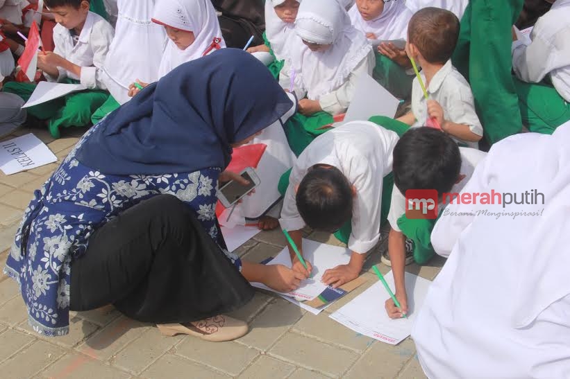 http://server3.merahpoetih.com/gallery/public/2016/05/04/d9rVk3IfJp1462331559.jpg
