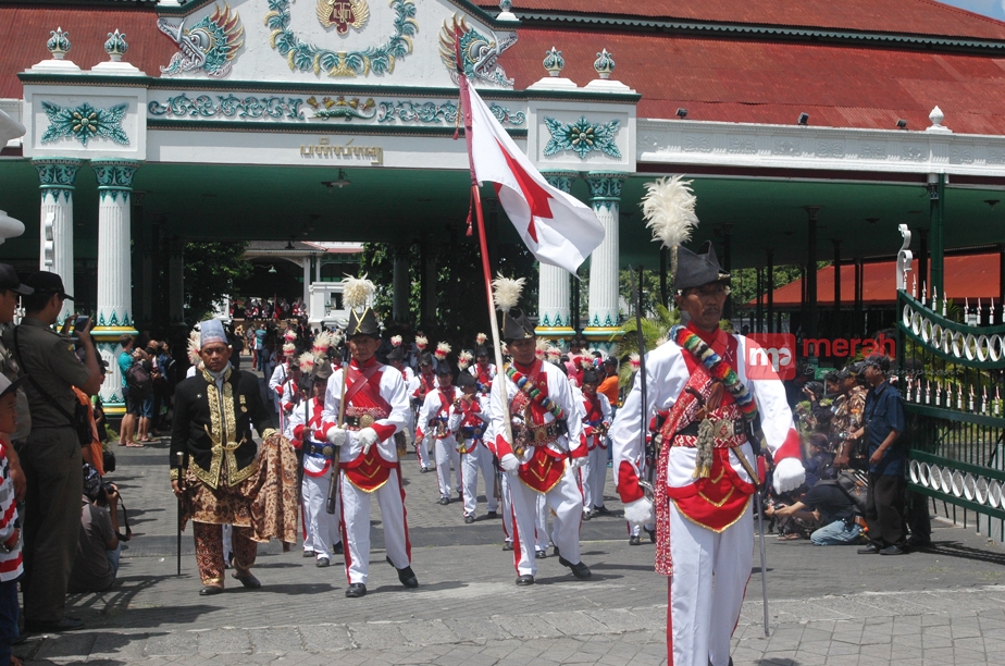 http://server8.merahpoetih.com/gallery/public/2016/09/14/MIxGmJyu4Z1473826466.JPG