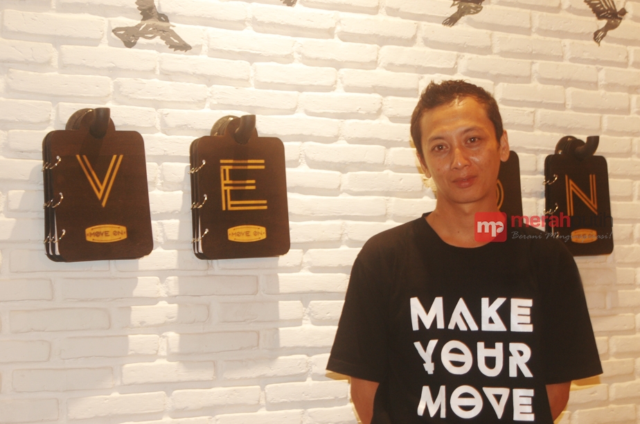 http://server8.merahpoetih.com/gallery/public/2016/10/12/sEzbR6DiMB1476242416.JPG