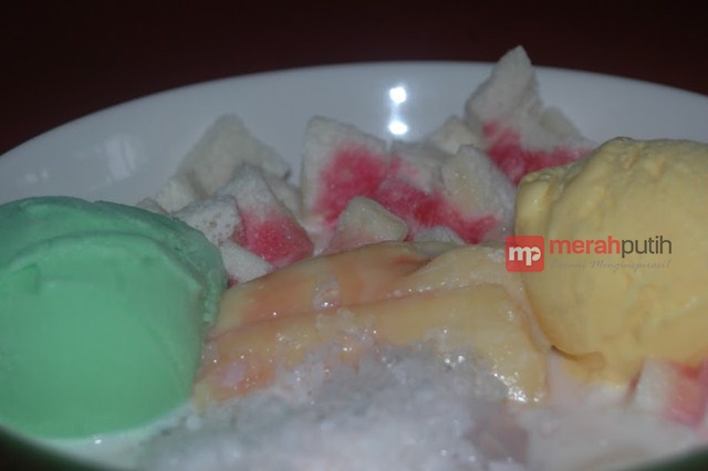 http://server8.merahpoetih.com/gallery/public/2016/11/06/ZPJEn4WxIb1478390334.JPG