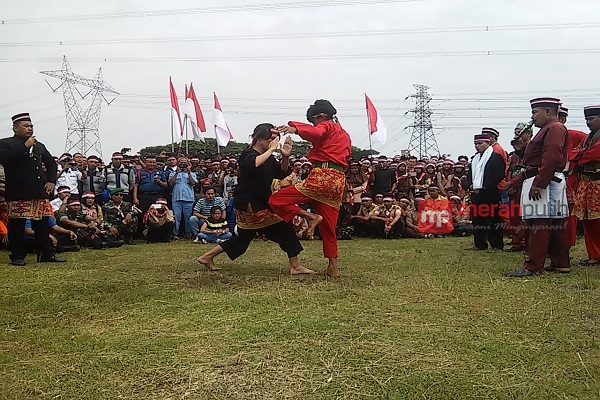 http://server6.merahpoetih.com/gallery/public/2016/11/30/aP319Es80u1480486593.jpg