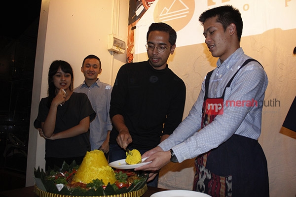 http://server1.merahpoetih.com/gallery/public/2016/12/06/lEmbc3wj0B1481000978.jpg