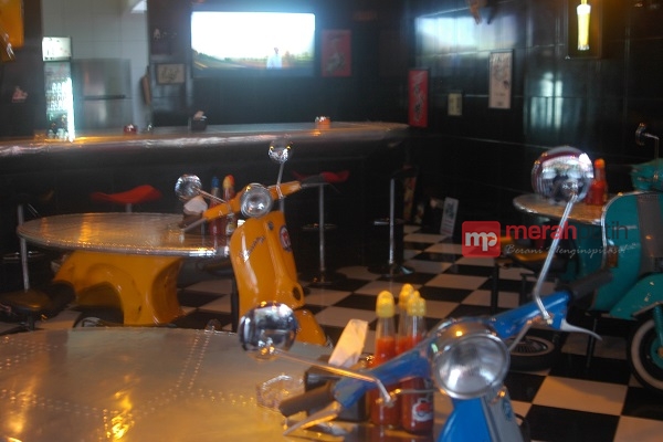 http://server6.merahpoetih.com/gallery/public/2016/12/14/HrU0TalFxg1481700748.JPG