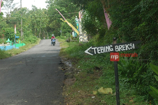 http://server10.merahpoetih.com/gallery/public/2016/12/16/mbolUC590q1481868659.jpg