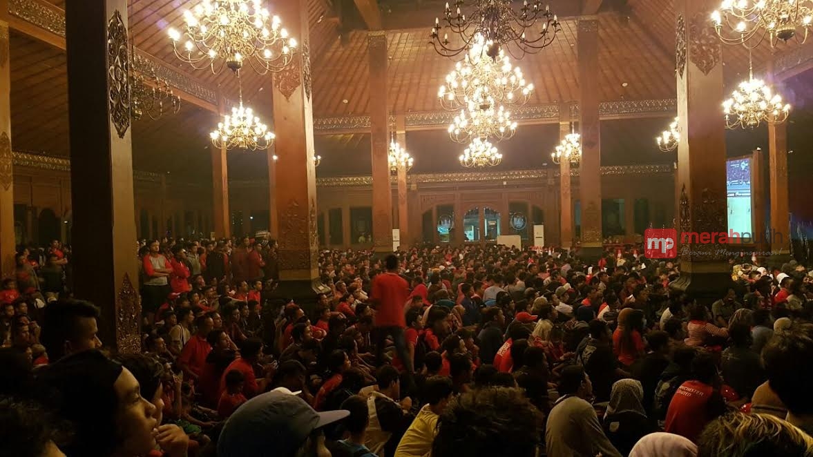 http://server6.merahpoetih.com/gallery/public/2016/12/18/KesoBfMZ4N1482030500.jpg