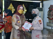 Diduga Peras Anak Buahnya, Ini Fakta Penting OTT Bupati Sukoharjo Etik Suryani