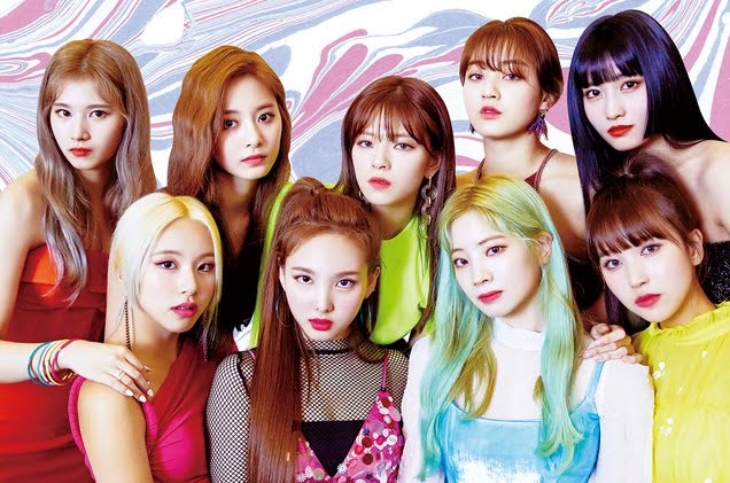 TWICE (Foto: Koreaboo)