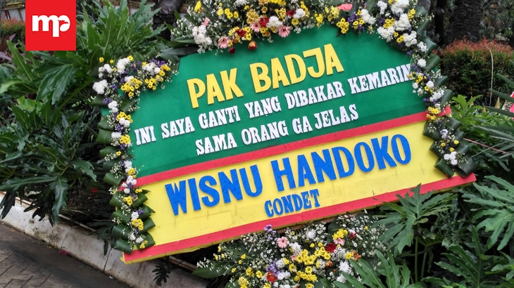 Usai Dibakar, Muncul Karangan Bunga Susulan untuk Ahok-Djarot