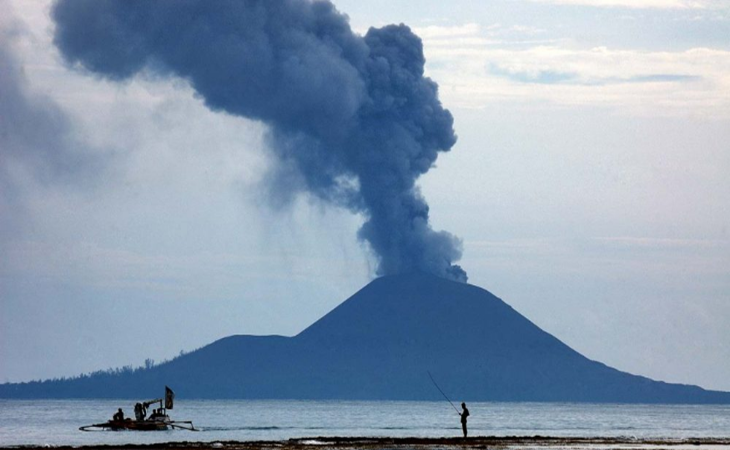 Pemandangan Gunung Anak Krakatau
