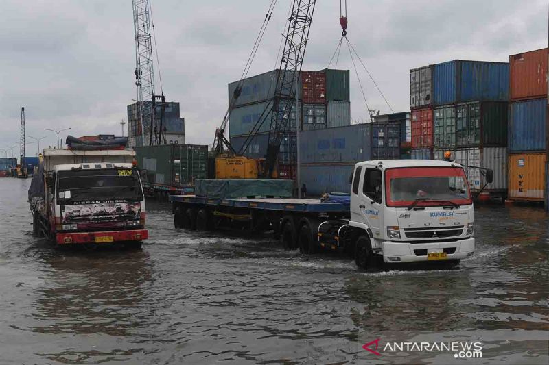 Tanggul Jebol dan Banjir Rob Penyebab Kawasan Ancol Terendam