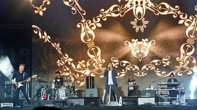 Nostalgia Bersama Dewa 19 Featuring Ari Lasso dan Dul Jaelani di We The Fest 2019