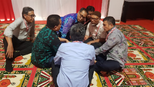 Doa Bersama Tim Hukum 02 di MK: Semoga Tuhan Lindungi Bangsa Indonesia