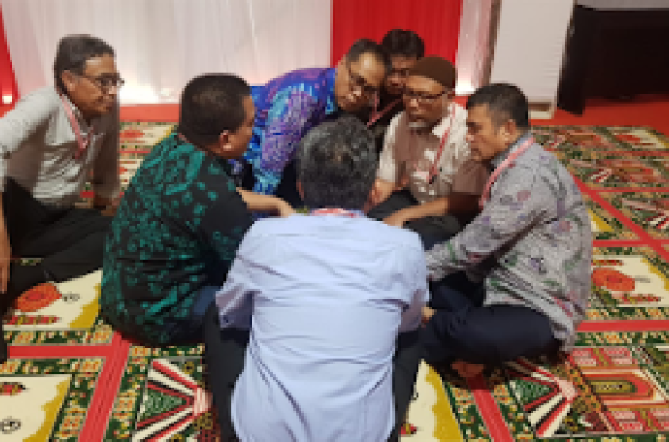 Doa Bersama Tim Hukum 02 di MK: Semoga Tuhan Lindungi Bangsa Indonesia