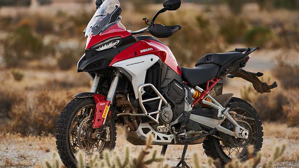 Jelajahi Taman Safari dengan Ducati Multistrada V4 S dan Desert X