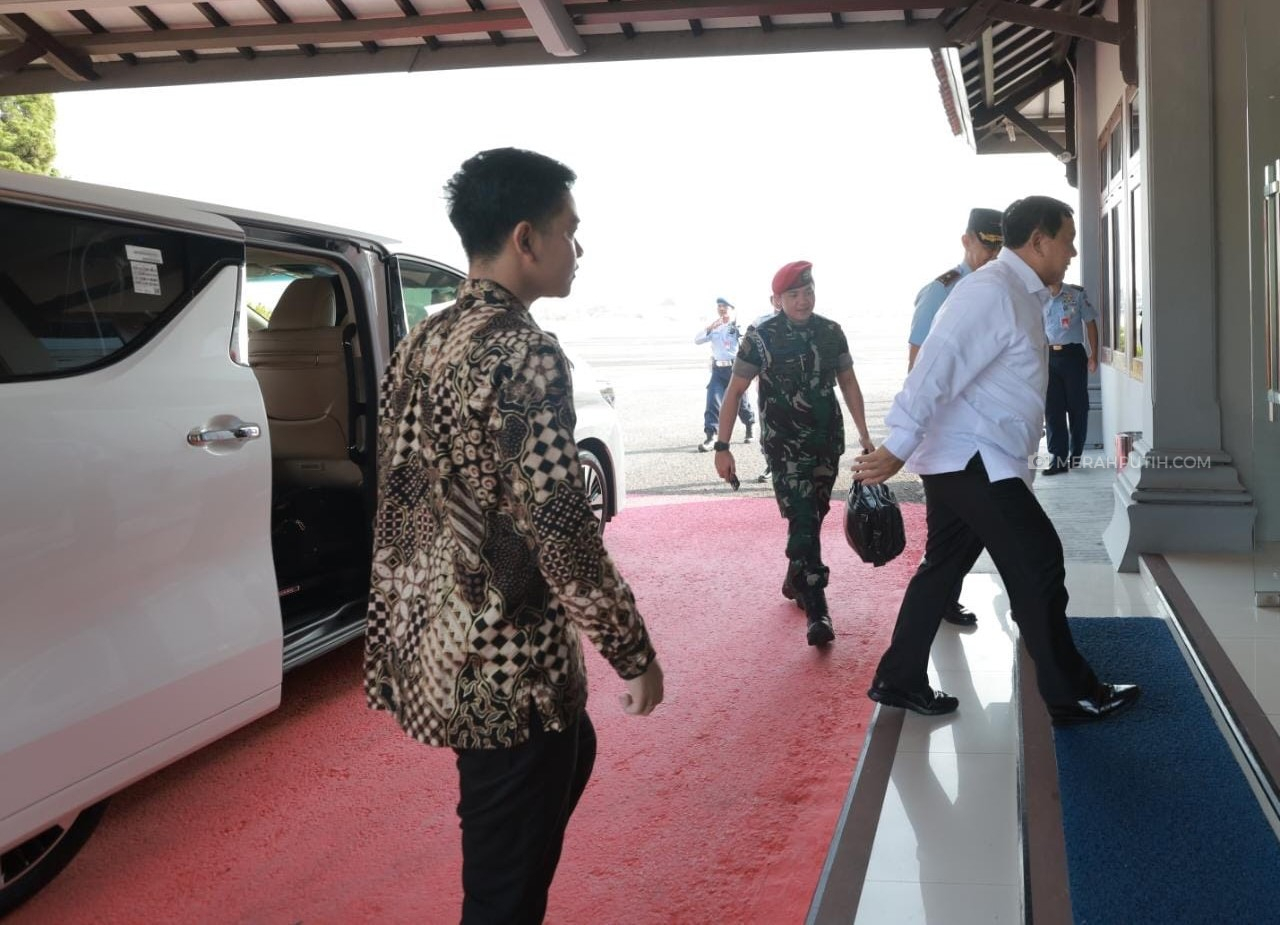 Prabowo Semobil dengan Gibran Sebelum Berangkat Bareng Jokowi ke Malang