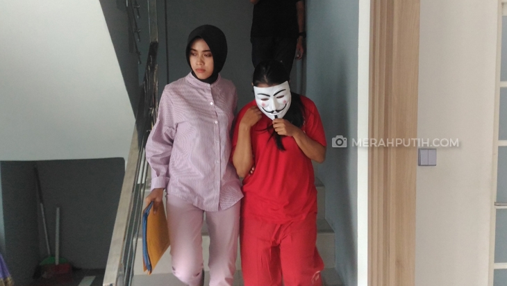 Veronita Jual Suaminya Sendiri untuk Layani 'Three Some'