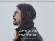 Dave Grohl Tuliskan Perjalanan Hidupnya di ‘The Storyteller’