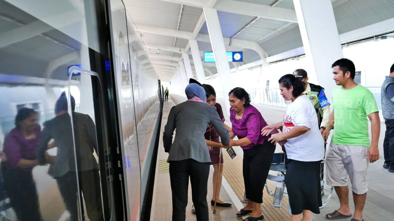10 Hari Beroperasi, Stasiun Whoosh Karawang Cuma ‘Disinggahi’ 5.500 Penumpang