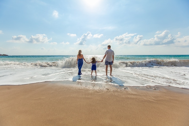 Maxi dress cocok untuk liburan di iklim tropis. (Foto: Pixabay/Pexels)