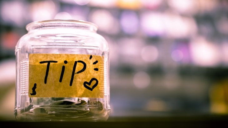 Jangan Asal, Memberikan Uang Tip di 5 Negara Ini Ada Aturannya