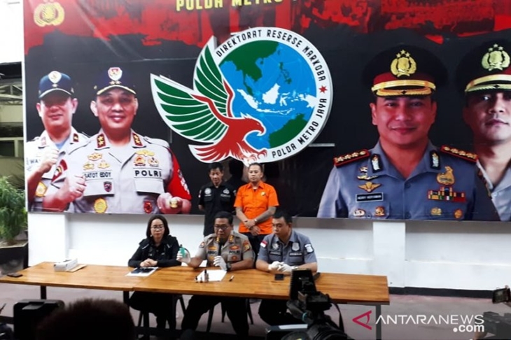 Konferensi pers pengungkapan rekan Vicky Nitinegoro yang ditangkap Polda Metro Jaya. (ANTARA/Fianda Rassat)