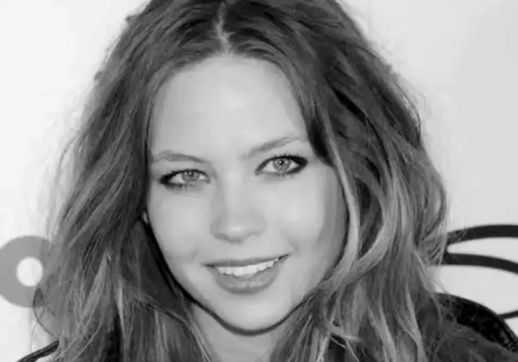 Pengisi Suara di Film 'Lilo & Stitch' Daveigh Chase Meninggal Dunia