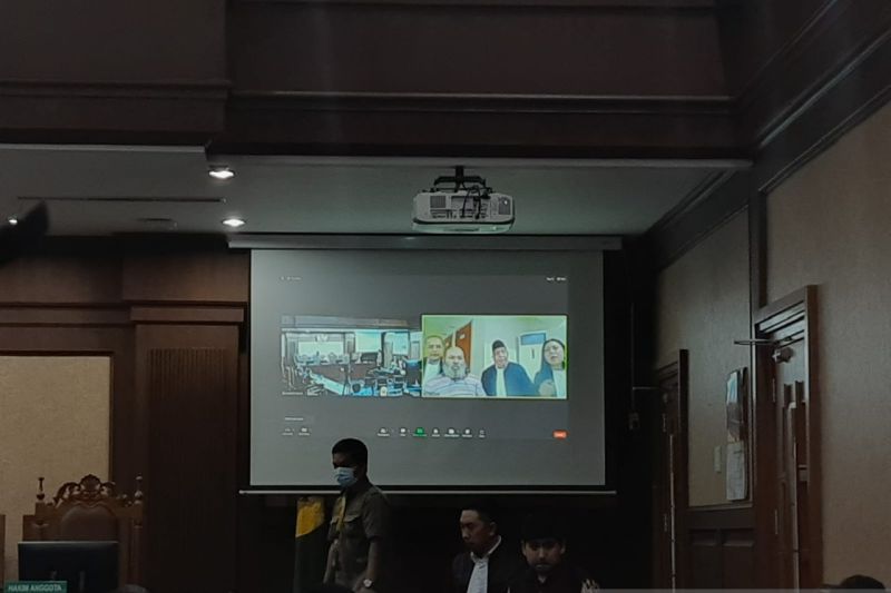Lukas Enembe Ngaku Sakit, Sidang Pembacaan Dakwaan Ditunda Sepekan