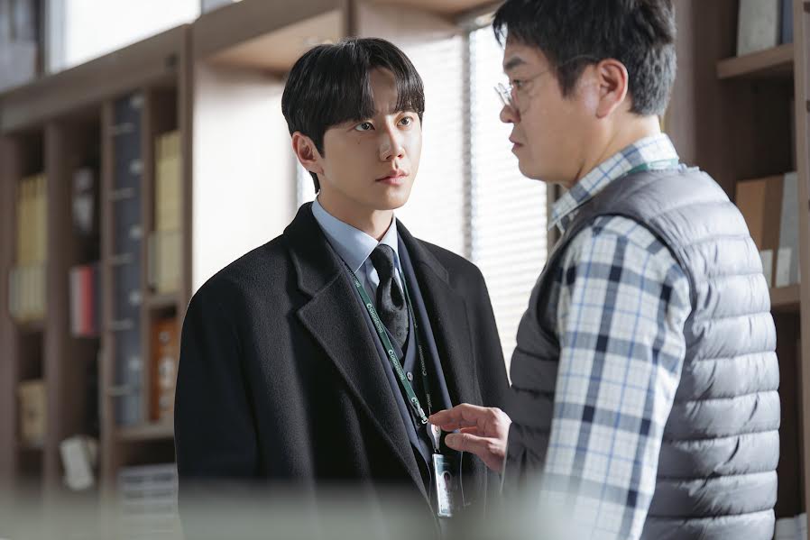 Lee Jun Young Siap Guncang JTBC Lewat 'Reborn Rookie', Jiwa CEO Nyasar ke Tubuh Anak Magang