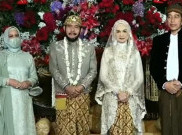 Nuansa Jawa Klasik di Resepsi Pernikahan Ketua MK dan Adik Jokowi 