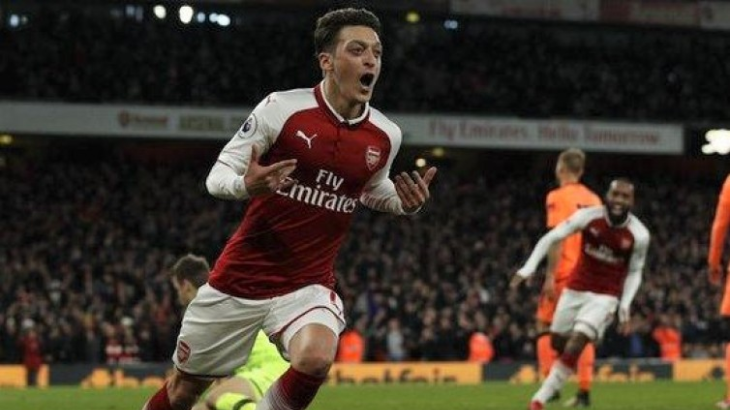 Mesut Ozil Jadi Pemain dengan Upah Tertinggi dalam Sejarah Arsenal