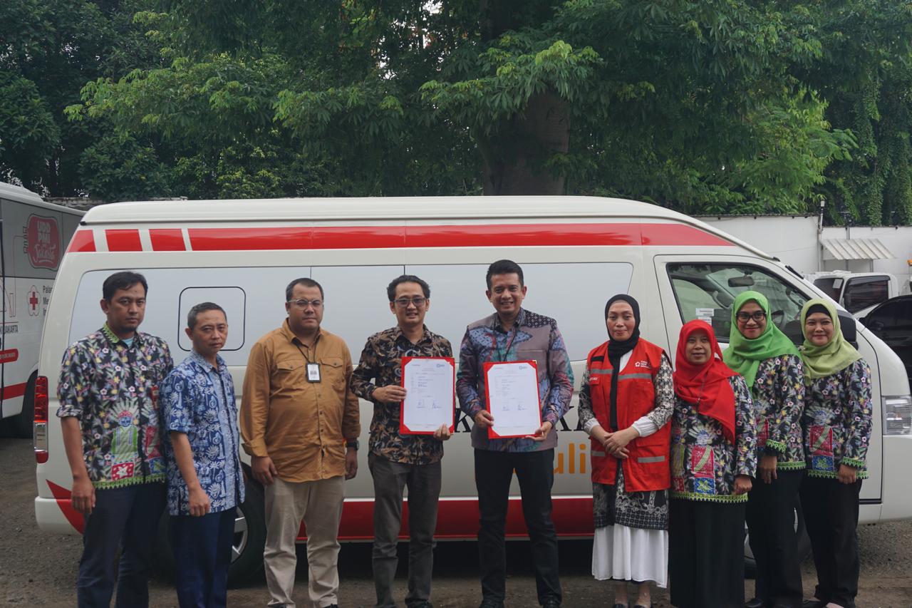 Dukung Program PMI, Bank DKI Serahkan 1 Unit Mobil Operasional