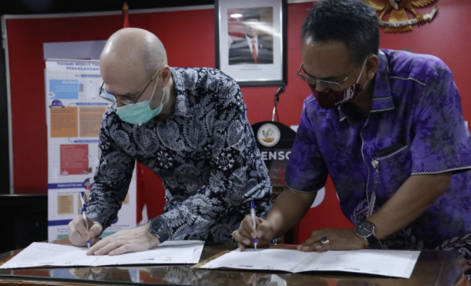 Kemensos Terima Bantuan Ribuan Hygiene Kit untuk WNI Korban Perdagangan Orang