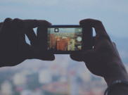 Senang Traveling? Ini Tips Mengambil Gambar Pakai Kamera Ponsel