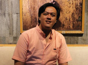 Dedy Darmawan Jadi Influencer Lewat Kartu Tarot