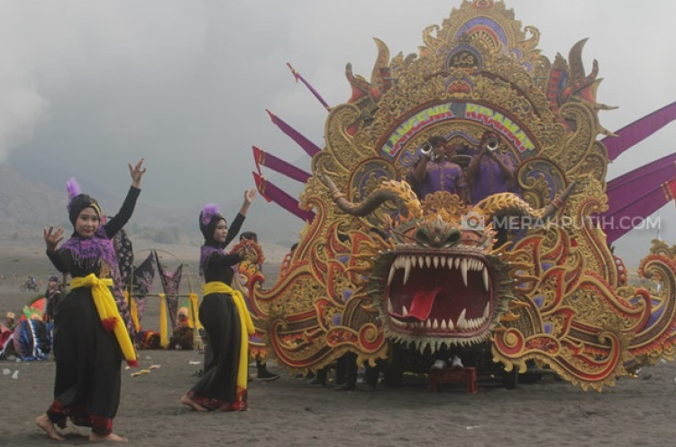 Festival Eksotika Bromo Menuju Ritual Kasada, Ditutup dengan Halilintar