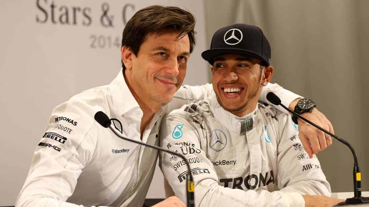 Toto Wolff dan Lewis Hamilton. (Foto Vbet News) 