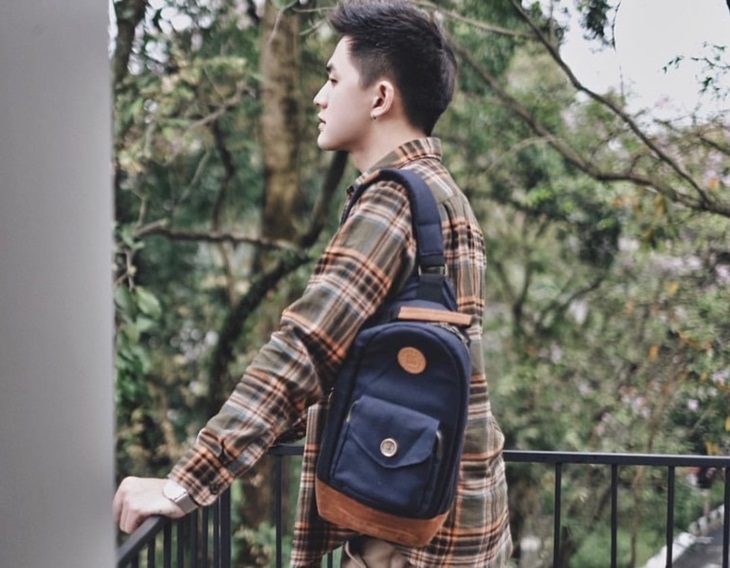 Eggy Alexander dengan gaya kemeja flanel. (Foto: istylei.id)