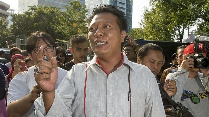 Jenazah Politikus Partai Gerindra Nizar Zahro Dimakamkan di Bangkalan