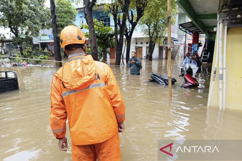 Minggu Siang Banjir Jakarta Meluas ke Jaktim, 105 RT Terendam