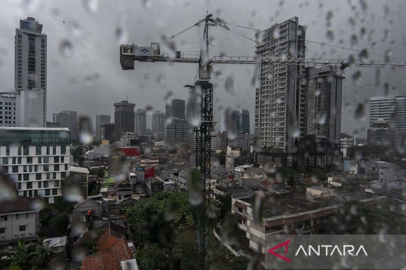 Warga DKI Terjebak Situasi Darurat Cuaca Ekstrem, Silakan Kontak Nomor Ini