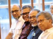Saat Hasto PDIP Duduk Berdampingan dengan Rocky Gerung hingga Novel Baswedan