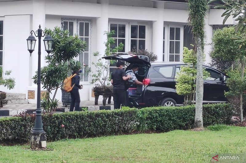 Geledah Rumah Dinas Ade Yasin, KPK Amankan Dokumen dan Mata Uang Asing